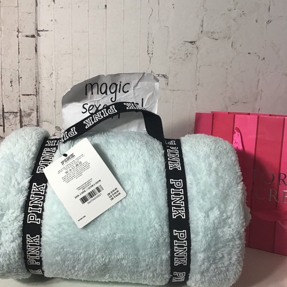 VS PINK SOFT BLANKET COZY MINT VS PINK LOGO HANDLE - Picture 2 of 2